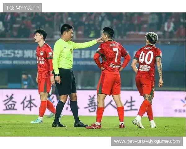 河南队一次过顶传球险些送出关键机会